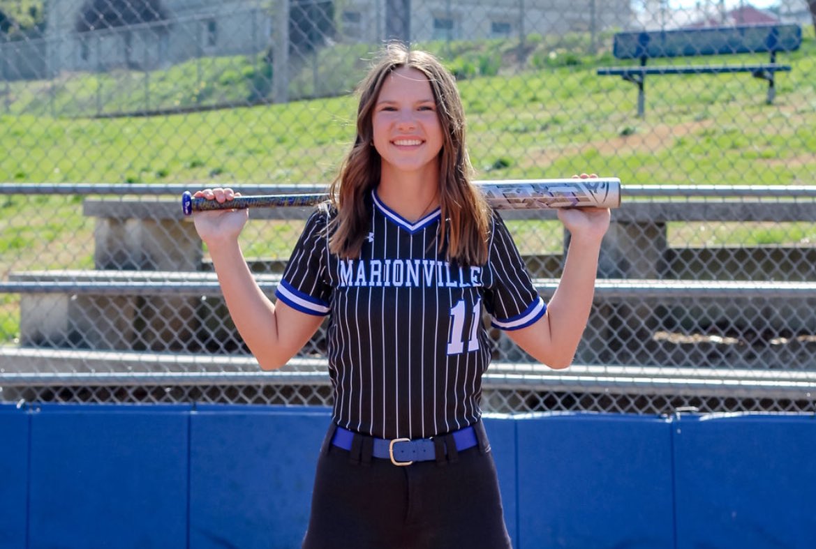 maggs_murphy's tweet image. happy softball season! 9 games in, leading off for my team and batting a .667 with 2 homeruns while fielding a 1.000. it's my favorite time of the year!! 🥎💙☄️
#softball #shortstop #classof2025
#cometnation