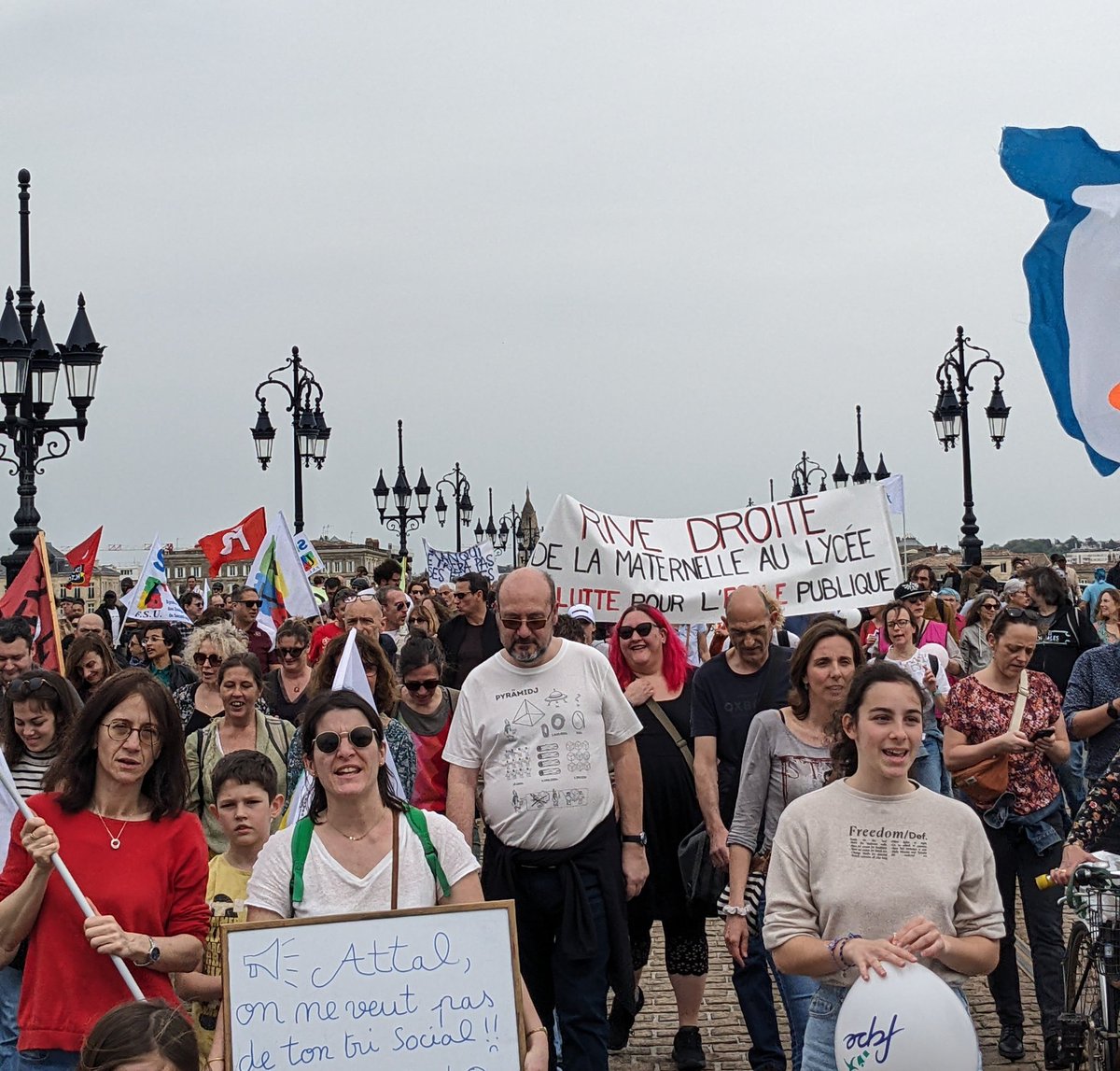 #Bordeaux mobilisé contre la casse du collège public. 
Non au #chocdessavoirs ! Oui au #chocdesmoyens !
#onnetrierapasnoseleves