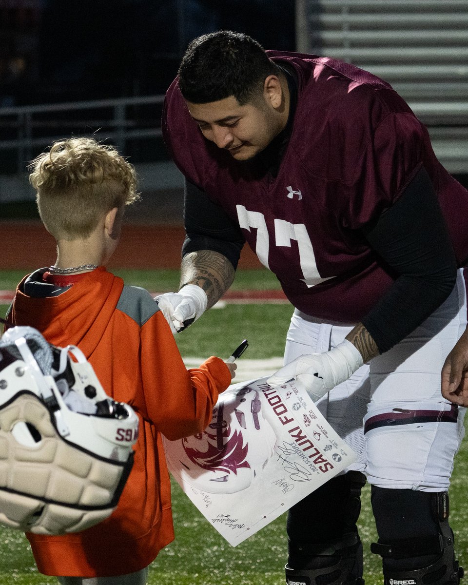 Friday Night Lights at Du Quoin HS was a huge success! Had a great time with our fans and sold more than 100 season tickets! Thank you, Saluki Nation. #Salukis | #RunWithUs