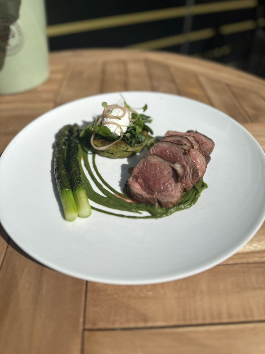 ☀️ Spring Special ☀️ Roasted lamb rump, pea fritter, goats curd, Wye Valley asparagus, courgette and basil purée, finished with a red wine sauce. Spring on a plate.