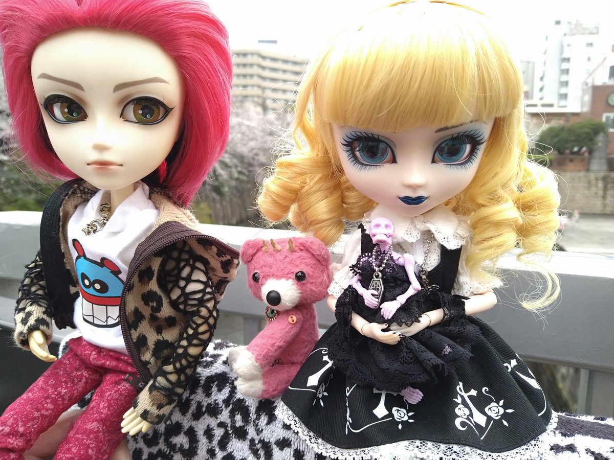 hideちゃんとのツーショットも🥰
風にヒヤヒヤしながら😃
#Mana様
#hide
#サイコベア
#ポーズスケルトン