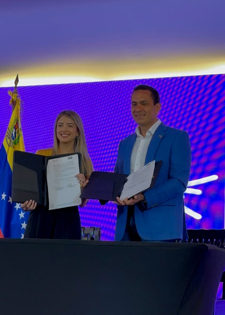 Nos llena de emoción y muchas expectativas las nuevas alianzas firmadas el día de hoy con 100% San Agustín, @UnaturVenezuela, <a href="/inea_venezuela/">INEA</a>, la CVG logística Guayana, la CVG logística Orinoco, <a href="/LAConviasa/">Línea Aérea Conviasa</a> y el <a href="/MinComNacional/">Ministerio de Comercio Nacional</a>