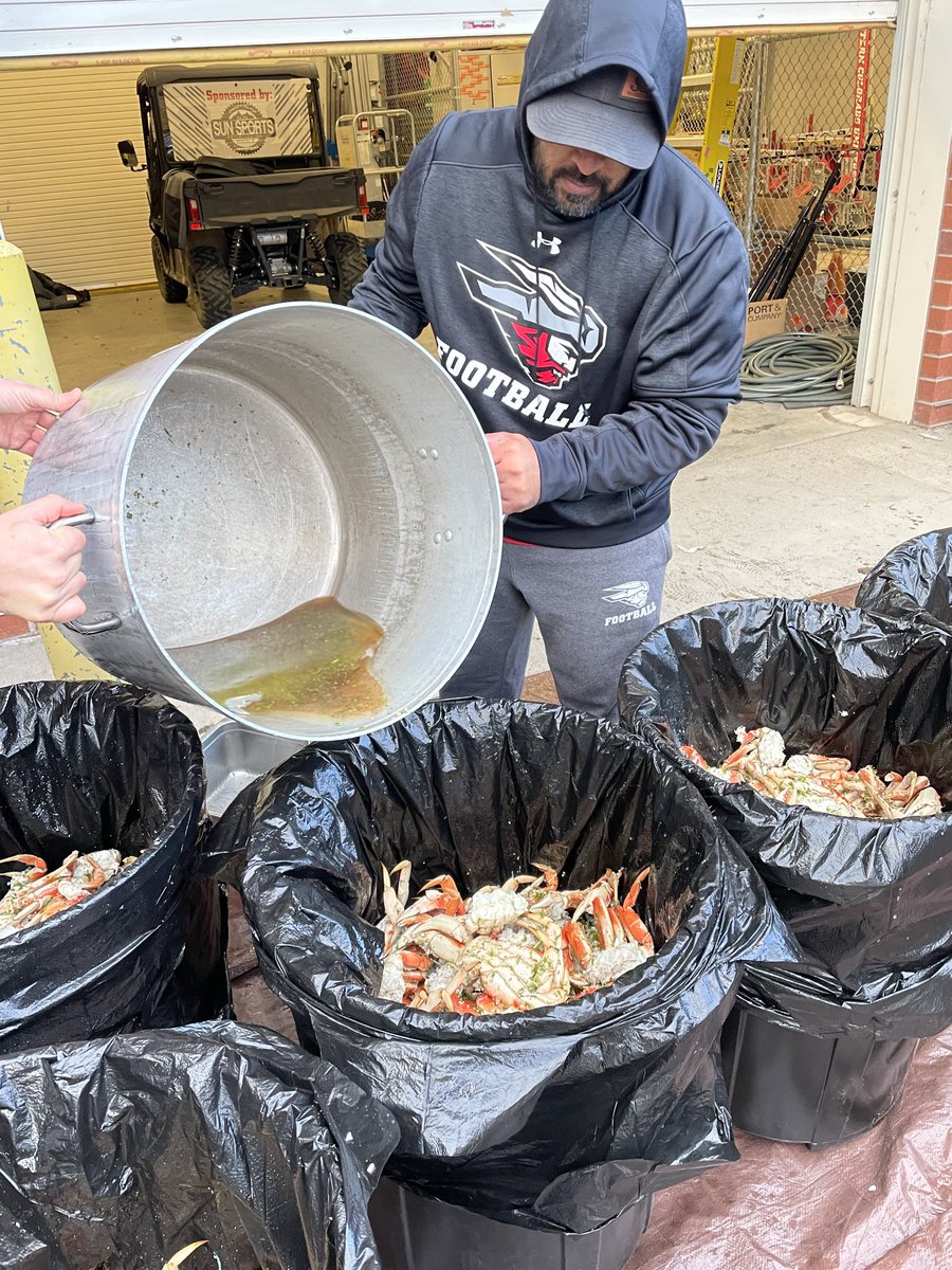 2024 crab and steak dinner auction tonight. 500 tickets sold. Football coaches marinating Crab led by head coach @Jas_Bains_12 corporate partner, Drew Brown.⁦@WCUMountaineers⁩