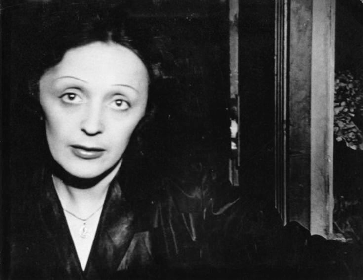 Pierre Boulat. 
Édith Piaf 
1947. Paris