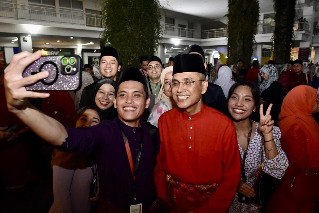 Glad to be with #MSUrians at the Grand Iftar event, before everyone leaves for the #Aidilfitri break. Well wishes to everyone. @MSUmalaysia @MSUcollege @msumcmalaysia @sbiyayasanmsu #MSUIhyaRamadan