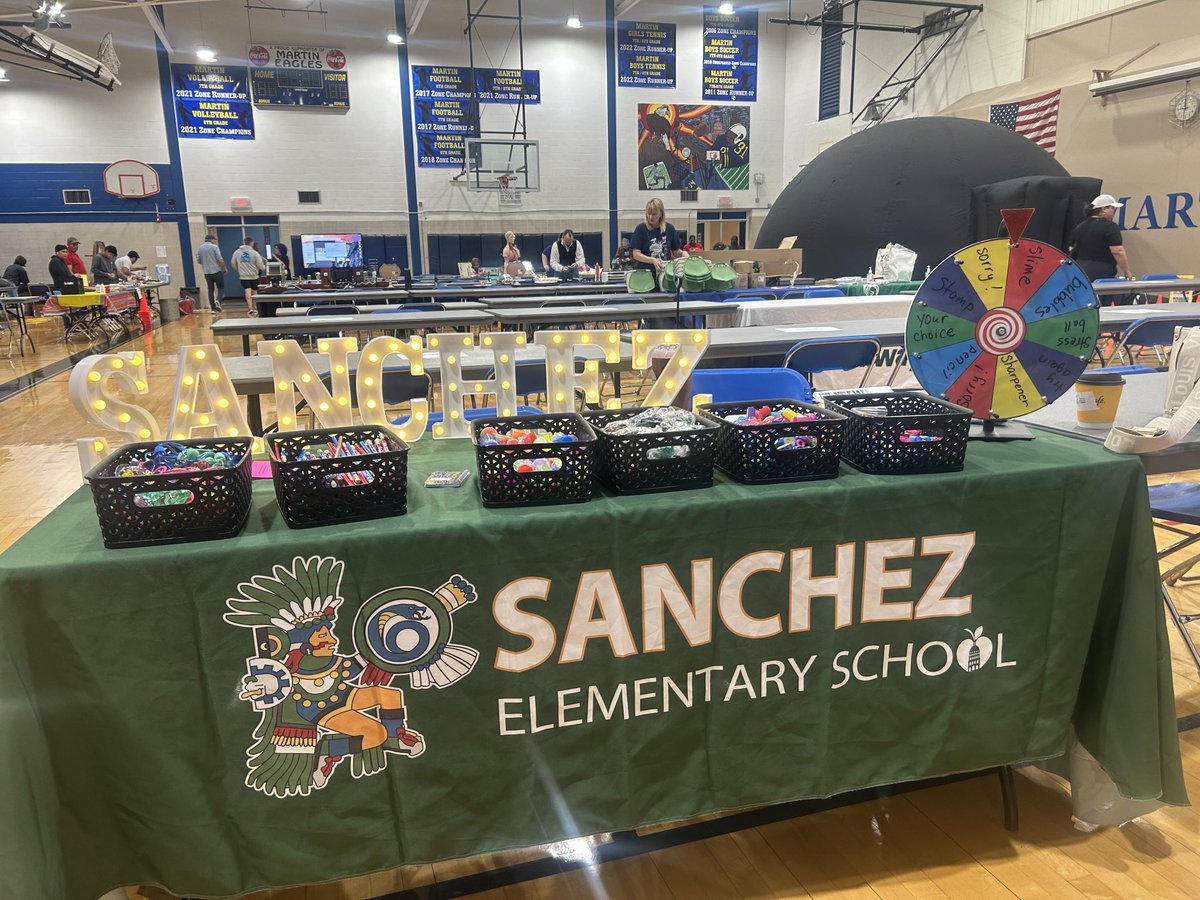 iblubman's tweet photo. STEAM Fest! ⁦@SanchezAISD⁩ ⁦@AustinVoices⁩ ⁦@MMSEagles⁩ https://t.co/dwkYMOv2Tb