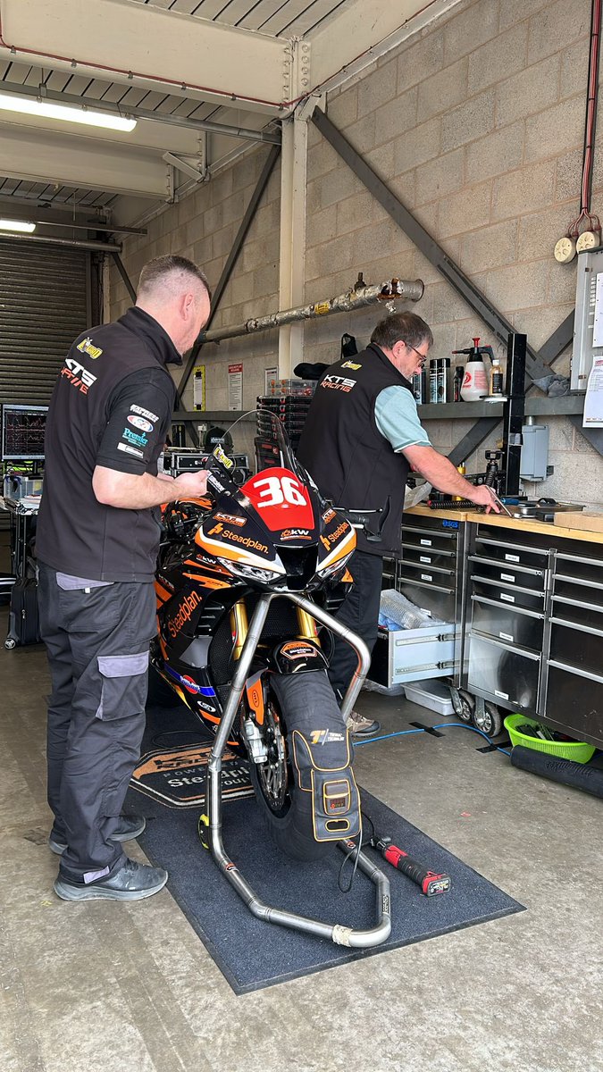 More Testing here this weekend at @OfficialBSB @DoningtonParkUK Everything going well so far 🛵💨👍🏼 #36Club 🐞 Live timing for the 2 days @TSLTiming !!