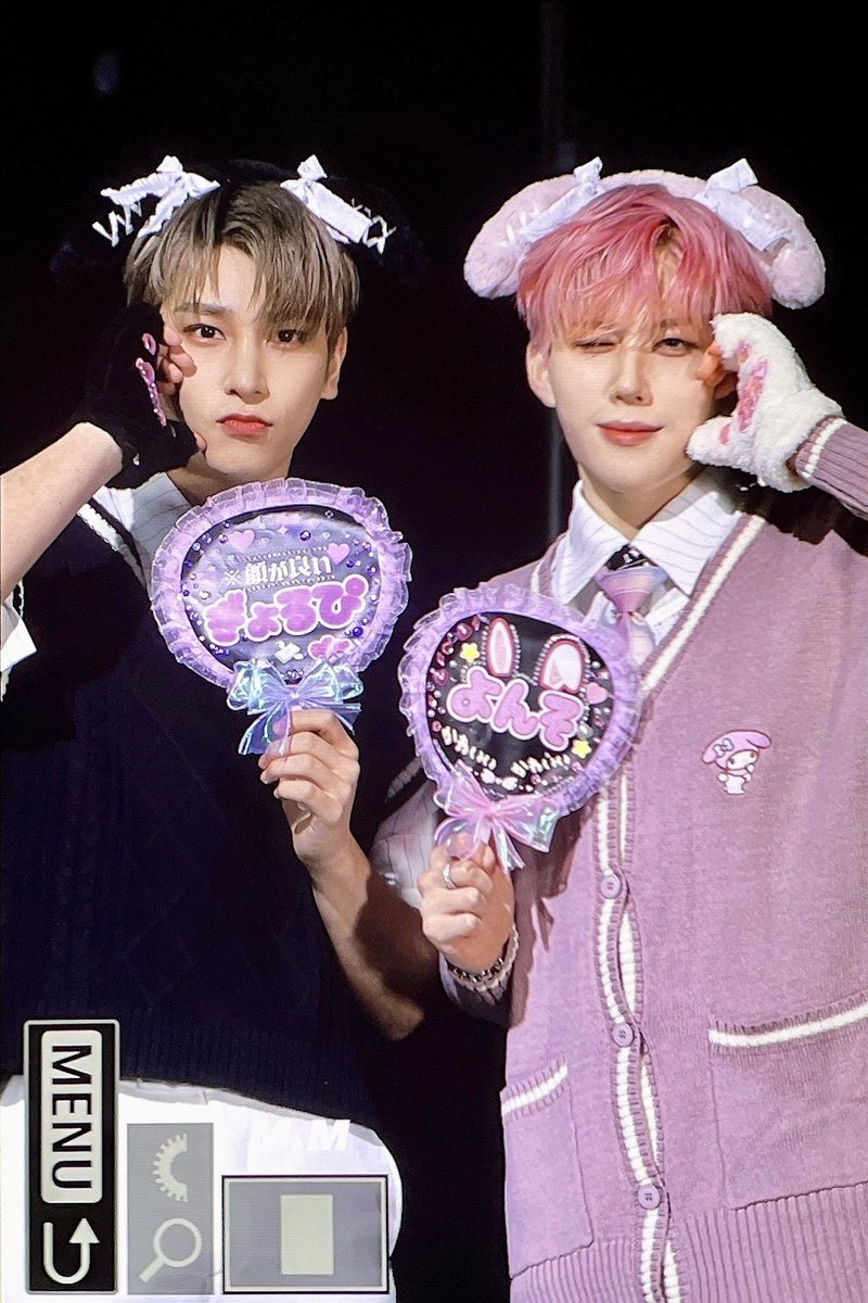 jjemnyangie's tweet photo. ITS LITERALLY THEM https://t.co/VHYgrZUuux