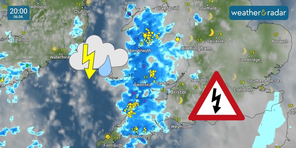 Incoming! ⚡ Some nasty thunderstorms look to develop across Wales and south-west England from this evening ⛈️. to.weatherandradar.co.uk/WeatherRadar #thunderstorms #ukstorm #StormKathleen #WeatherRadar