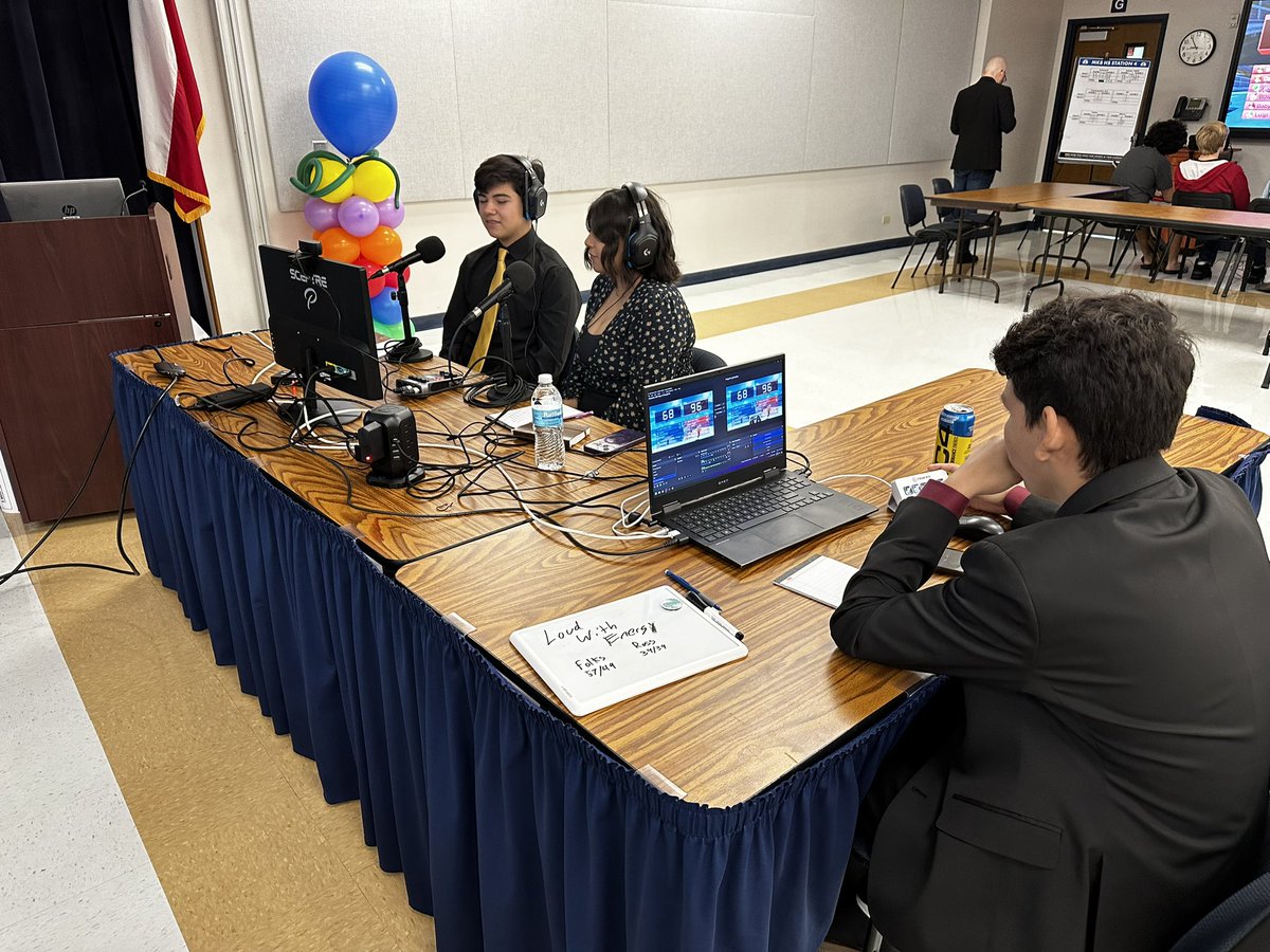 The @nisdesports shoutcasters are keeping us updated at championships today! They, once again, are on point! 👇🏻👇🏻👇🏻🫵🏻 can follow us live on the @ksatnews website!! @NISDAcadTech @NISDTeachLearn