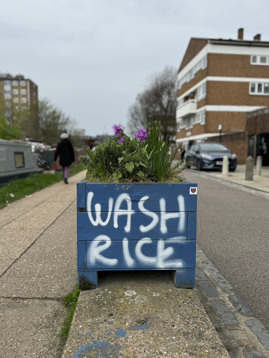 Graffiti AND cookery advice in Hackney