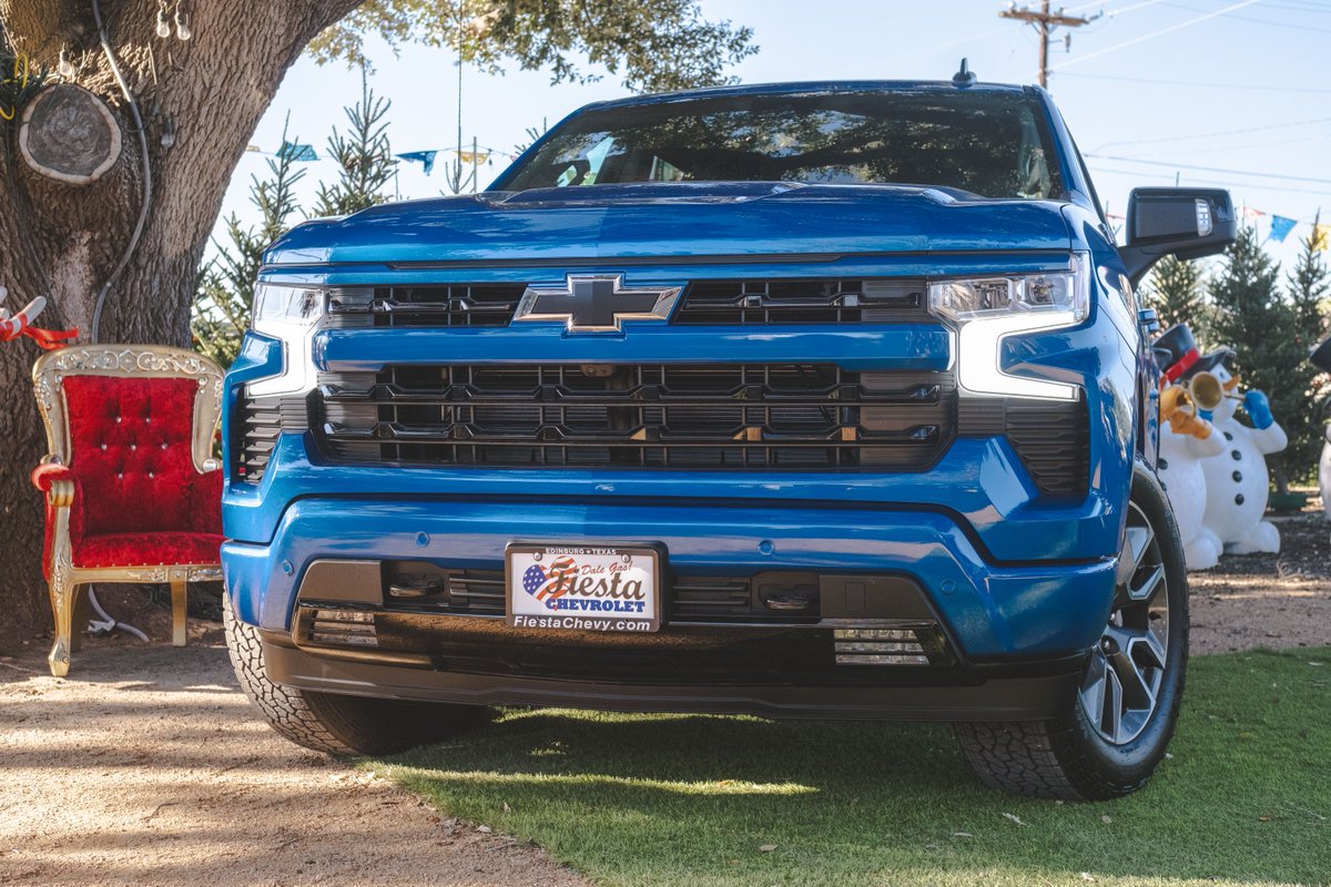 FiestaChevrolet's tweet photo. Power meets innovation in the 2024 #ChevroletSilverado with its uncompromising strength and advanced technology. 💪✨

#FiestaChevrolet makes it easy to get behind the wheel! Dial 956-277-9315 or click: https://t.co/9c1wLdQSrl #DaleGas #vackarstadium https://t.co/Of7xZilKvn