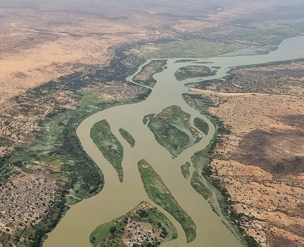 🌍 How can #Africa effectively manage #transboundary climate risks? 🌾 🌊 💰 Through real life #examples, explore #biophysical, financial, #trade, people-centred and geopolitical risks ⬇️ @SPARC_Ideas @ODI_Global @SEIresearch @AGNESAfrica1 @ILRI bit.ly/49sYoFE