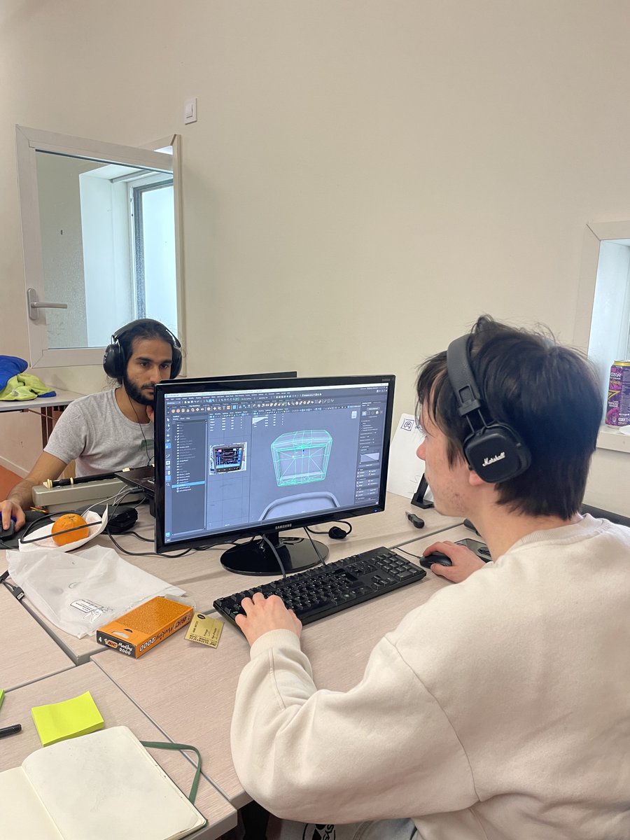 sgamejamgre's tweet photo. 🎮💻 On vous plonge dans l'univers de la #sgamejamgre !

👩🏻‍💻 Aujourd'hui nos participant(e)s sont totalement absorbé(e)s dans le développement de leurs jeux !

🧠 La concentration est maximale car demain matin, ils répéteront leurs présentations finales !

#scientificgamejam https://t.co/h2c6xh4ece