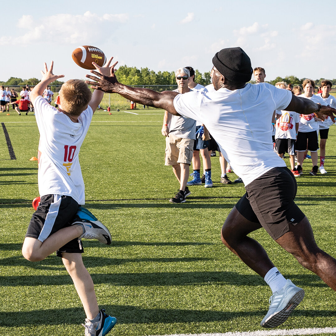 Happy National Student Athlete Day! The Tyreek Hill Family Foundation celebrates all student-athletes for their dedication to bettering themselves both mentally and physically, in the classroom and on the field. 👏 @cheetah