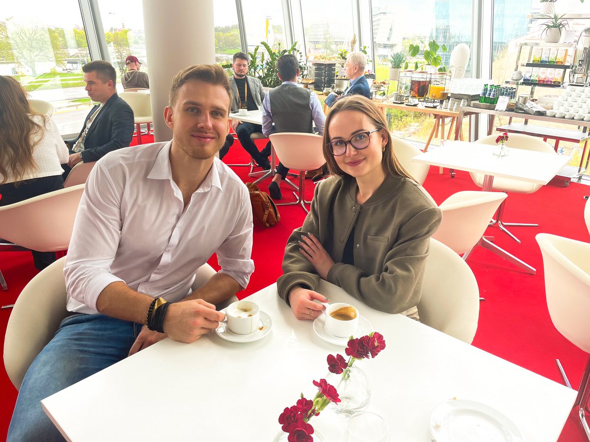 weronikow's tweet photo. Networking na @InvestCuffs ✌️

Dzięki za wszystkie ciekawe rozmowy i frekwencję na stoisku @GameSwift_io https://t.co/zdPUfsyCVv