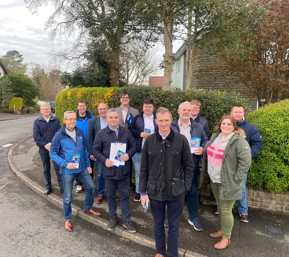 Good to be out again in St Kingsmark #Chepstow this morning with our MP @DavidTCDavies talking to residents about issues and concerns that matter to them. Thank you for taking the time out to speak to us and for sharing issues we can look into.