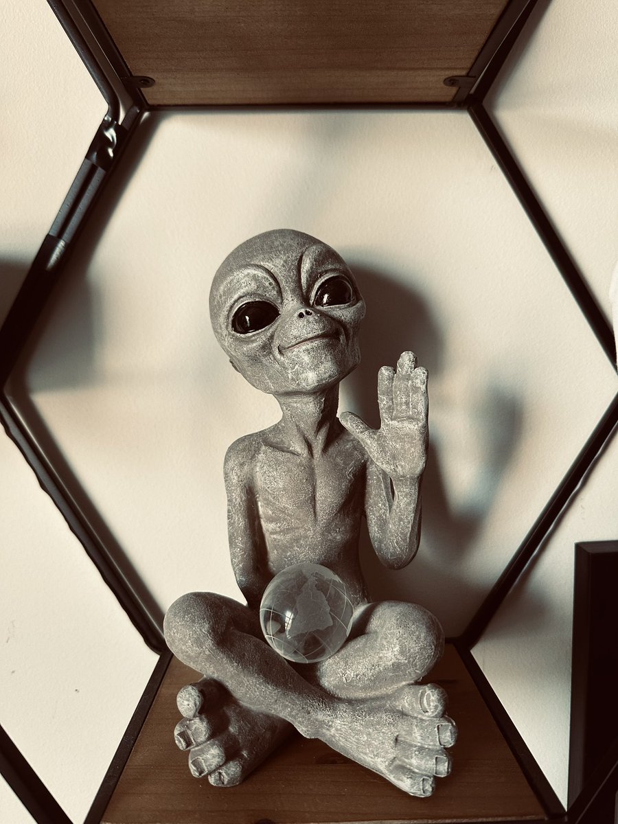 GMGM 

The world is yours🕯️