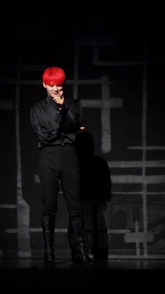 저 착장에 저 얼굴 미쳤다고..❤️