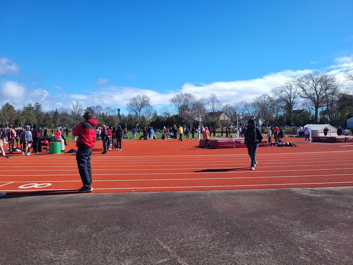Happy first Saturday of the #NJTrack season. Here at the Pawlowski Relays in Ridgewood. I'll have at least one story later today that you'll want to stay tuned for.