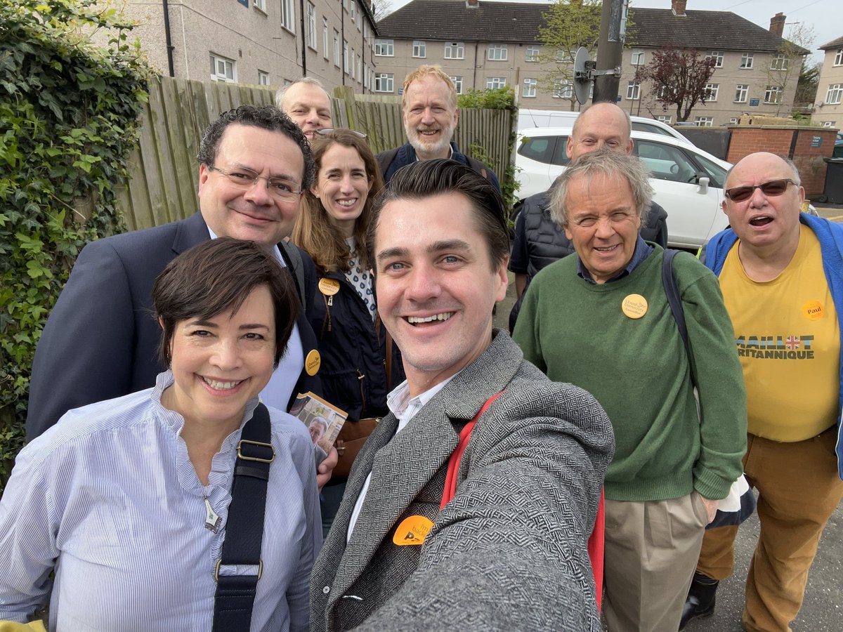 Great to be out with our friends in Wimbledon Park this morning - many residents saying they have noticed an increase in engagement on local matters since having three Lib Dem councillors in the ward. They are looking forward to the same nationally with @PaulKohlerSW19