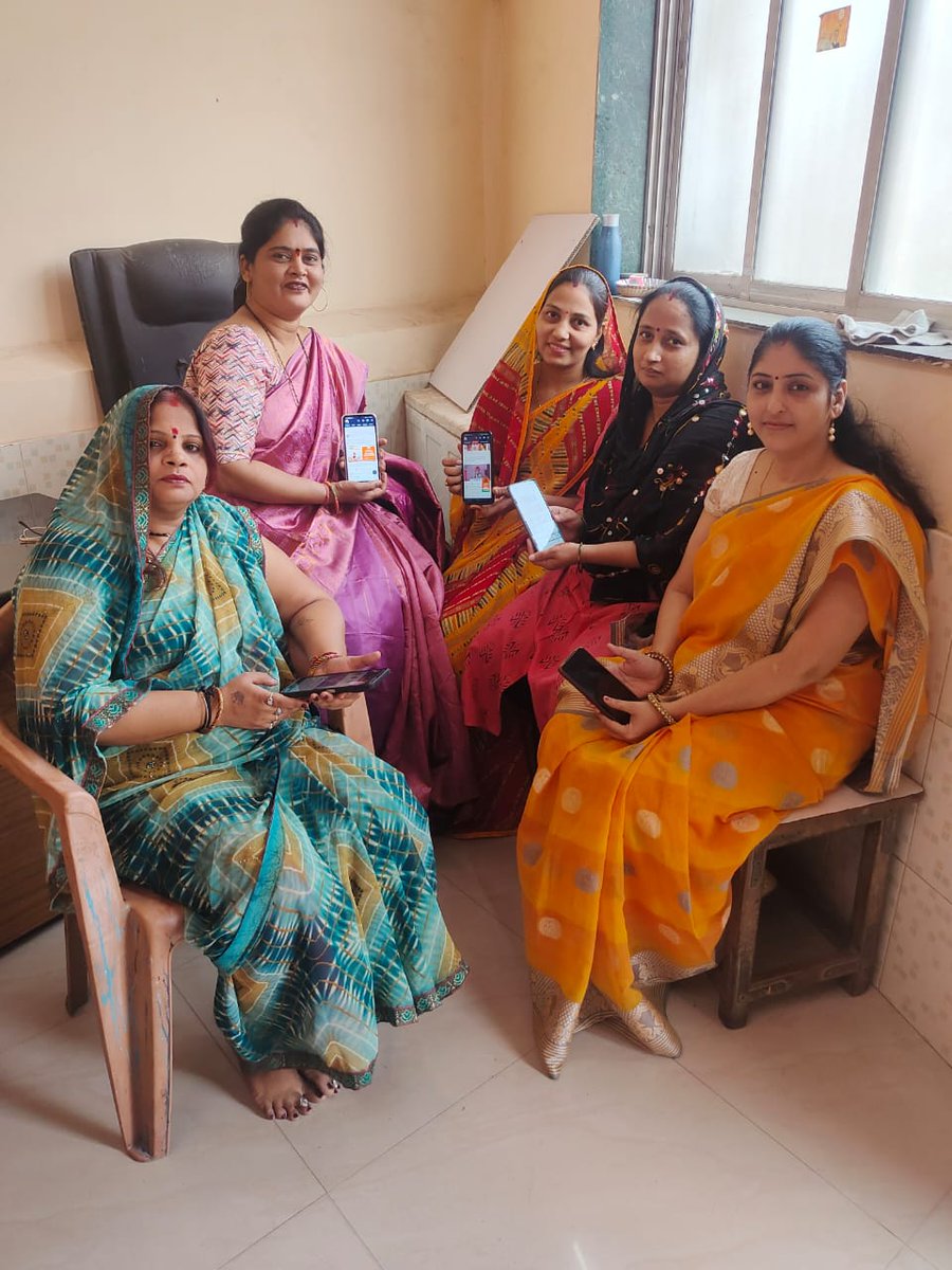 BJP4Mumbai's tweet photo. अंधेरी (पू) मोगरापाडा प्रभाग क्र. 72 येथे भारतीय जनता पक्षाचा स्था��ना दिवस मोठ्या उत्साहात साजरा करण्यात आला. 
यावेळी शक्तीप्रमुख ओमप्रकाश गुप्ता,राखी ओमप्रकाश गुप्ता भाजपा पदाधिकारी कार्यकर्ते उपस्थित होते. https://t.co/qIzYg3WSjw