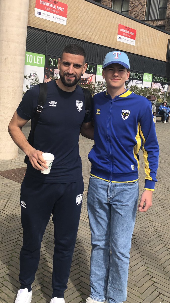 Thanks for the pic @omarbugiel one happy boy 🙏🏻@AFCWimbledon
