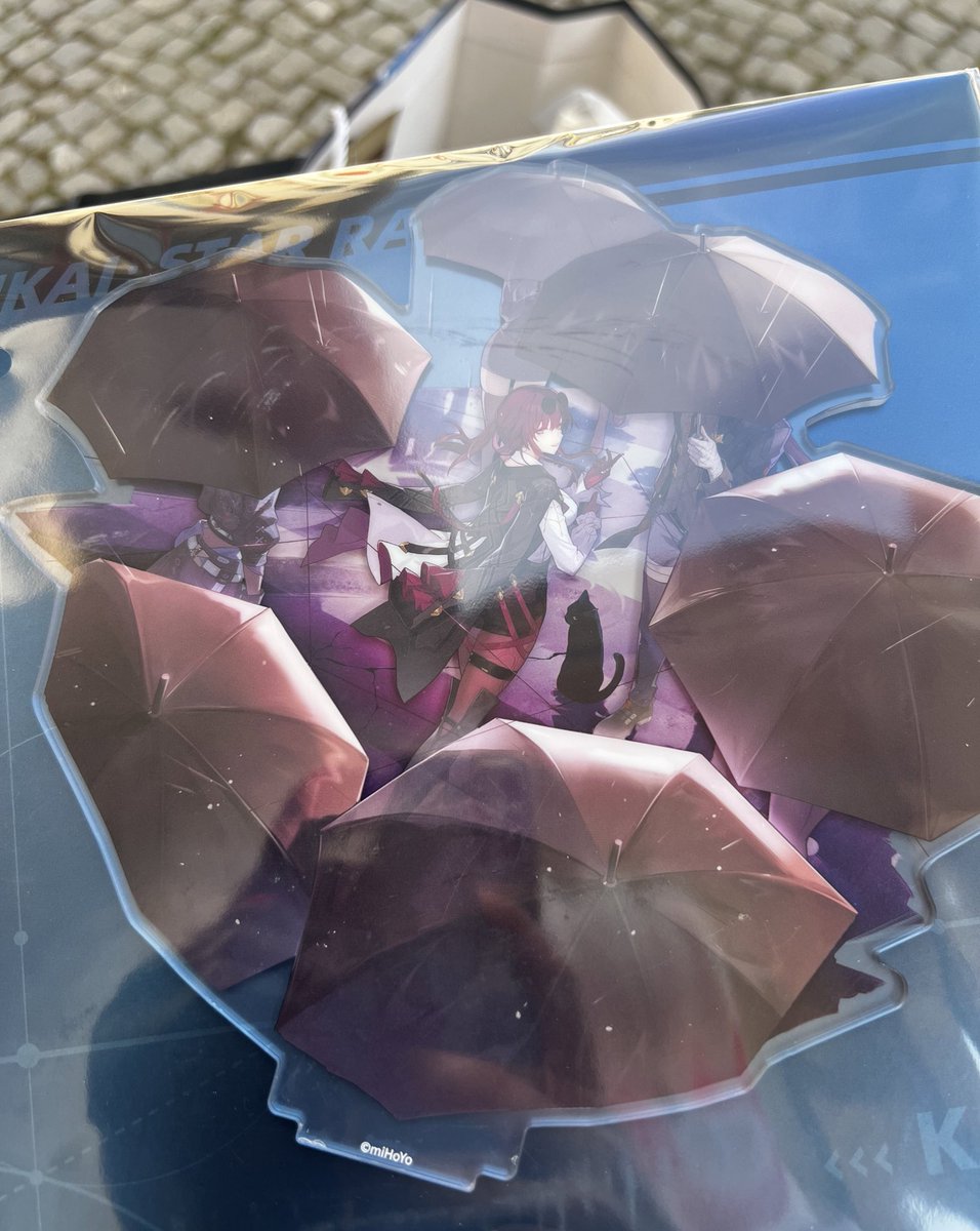 constantlyhngry's tweet photo. [WTT/WTB] looking for a Topaz Acrylic Stand from the HSR Anniversary event!! will buy or trade for kafka’s standee!! https://t.co/cYwEJig3NF
