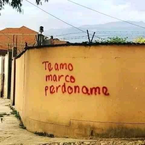 menresa's tweet photo. Marco, perdónala, la que sigue es mi casa... 😭 https://t.co/BJeexQpqmn