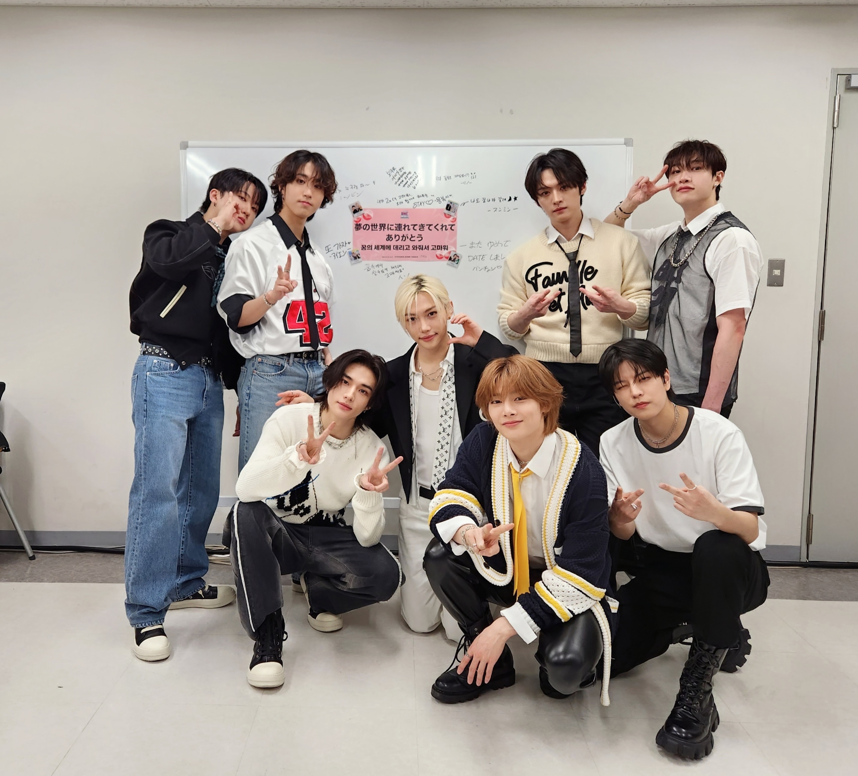 Stray Kids Japan Official on X: Stray Kids Japan Official on X: