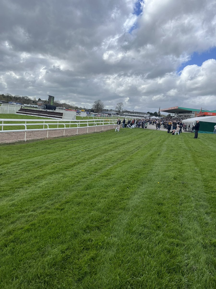 A good crowd at Uttoxeter