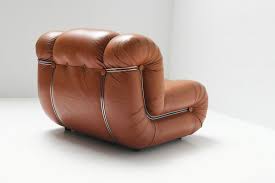 Винтиџ Веласкез фотелја во луксузна кожа (окер) од Мимо Падова, Италија од 70-тите на ХХ в. Кој вели дека мебелот не може да направи да се чувствувате како царски? Поскапо од Поло на старо, околу 7000 ЕУР софистицираност и стил. #винтиџ #дизајн #луксуз
