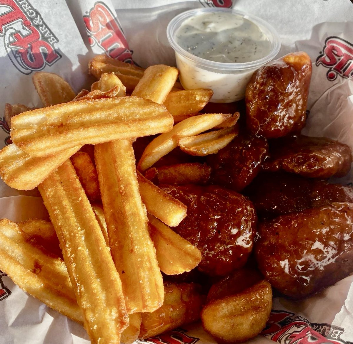 Feeling unhinged, let's upset everyone in the comments ➡️ Boneless is better. Post a picture with the #ShareMyStLouis for your chance to be featured + win a $25 St. Louis gift card. 📸 = 💰 kp.cravings won a $25 gift card for posting this shot of our Honey Garlic Boneless.