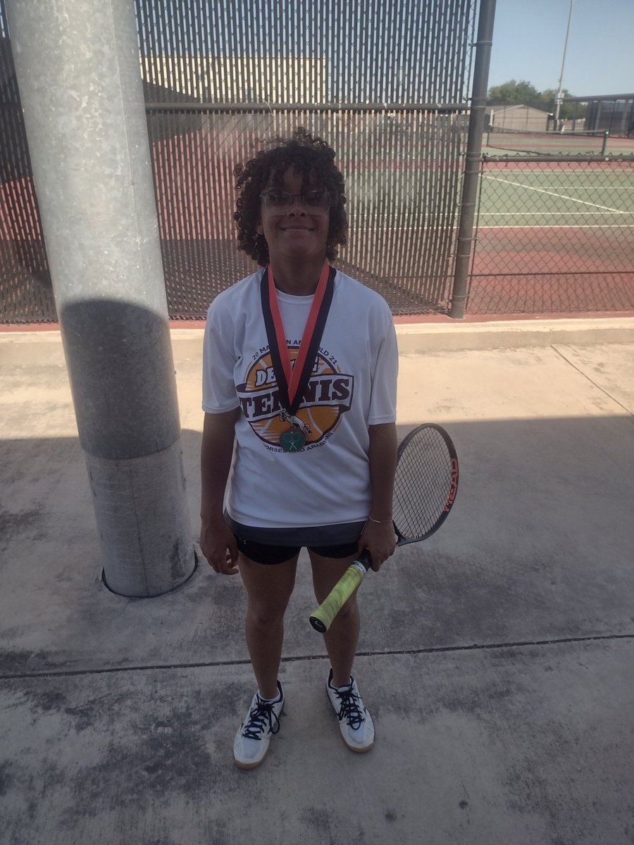 Picked up some hardware @ MV!
Ethin/Ethan🥇
Savanna/Oakley🥉
Iris/Bailey Consolation 
Abby Consolation