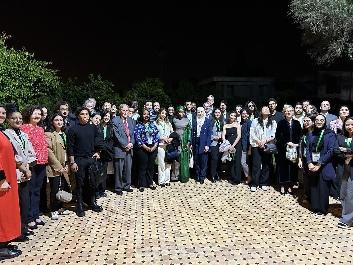 Jeroen Roodenburg (@j_roodenburg) on Twitter photo Rencontre conviviale hier soir autour d’un Ftour à la résidence avec des étudiants de <a href="/AlAkhawayn/">AlAkhawayn University in Ifrane</a> et les ambassadeurs de 🇸🇳🇩🇪🇲🇽🇵🇭🇺🇸🇪🇺Nous avons abordé divers sujets et échangé sur les carrières #GenZ, promouvant ainsi le dialogue intergénérationnel Rencontre conviviale hier soir autour d’un Ftour à la résidence avec des étudiants de <a href="/AlAkhawayn/">AlAkhawayn University in Ifrane</a> et les ambassadeurs de 🇸🇳🇩🇪🇲🇽🇵🇭🇺🇸🇪🇺Nous avons abordé divers sujets et échangé sur les carrières #GenZ, promouvant ainsi le dialogue intergénérationnel