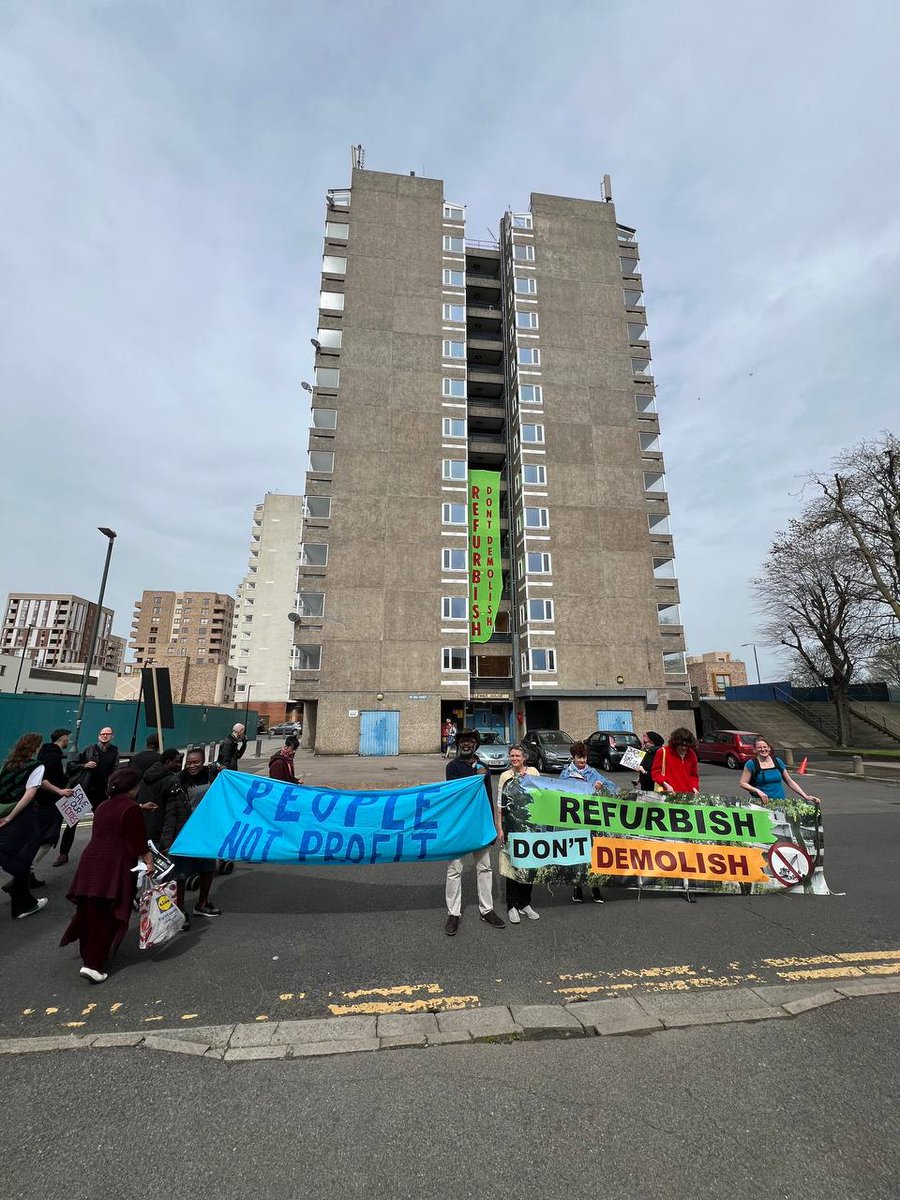 HousRebellion's tweet photo. Campaigners supporting the protest occupation on Lesnes Estate are holding open workshops tmro @architectsCAN @publiclawcentre  @CorpWatchUK Join Us! 24 Hinksey Path SE2 9TB #RefurbishDontDemolish #Fillemptyhomes Join us! https://t.co/jWMAVxvasU