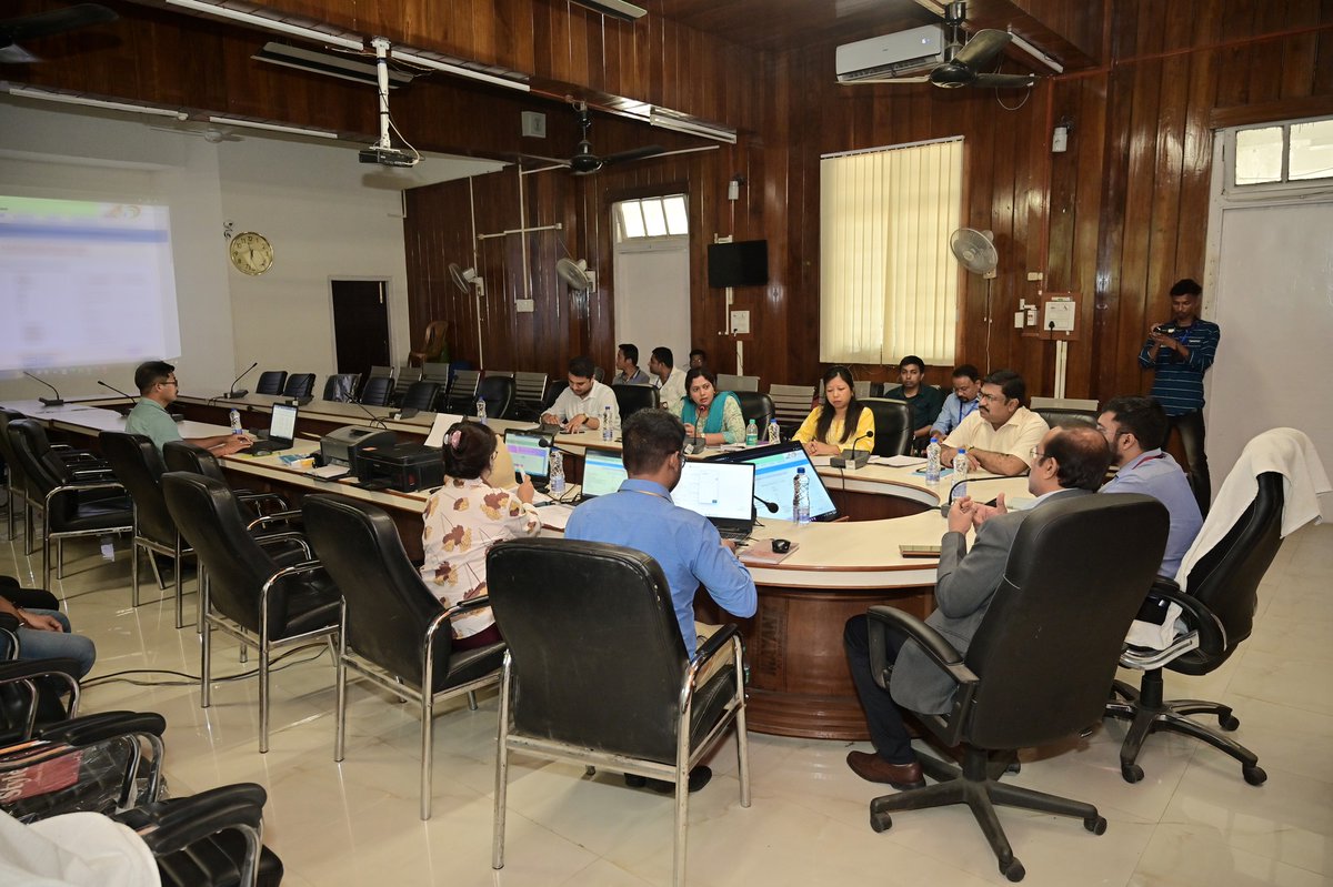 dc_nagaon's tweet image. Today, on 6th April 2024, an important meeting was held at DC’s Conference Hall Nagaon regarding #Randomization of polling personal of the forthcoming #LokSabha election.