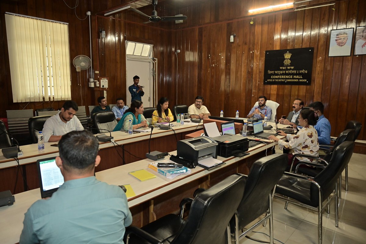 dc_nagaon's tweet image. Today, on 6th April 2024, an important meeting was held at DC’s Conference Hall Nagaon regarding #Randomization of polling personal of the forthcoming #LokSabha election.