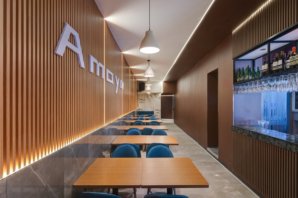 vvvestudio's tweet photo. Ya está listo el Gastrobar Amaya. Tras meses de obras, este local emblemático de la hostelería estellesa abre sus puertas con una imagen renovada. Muchas gracias a los promotores por su confianza y mucha suerte para el futuro. https://t.co/OOkigLiIAO