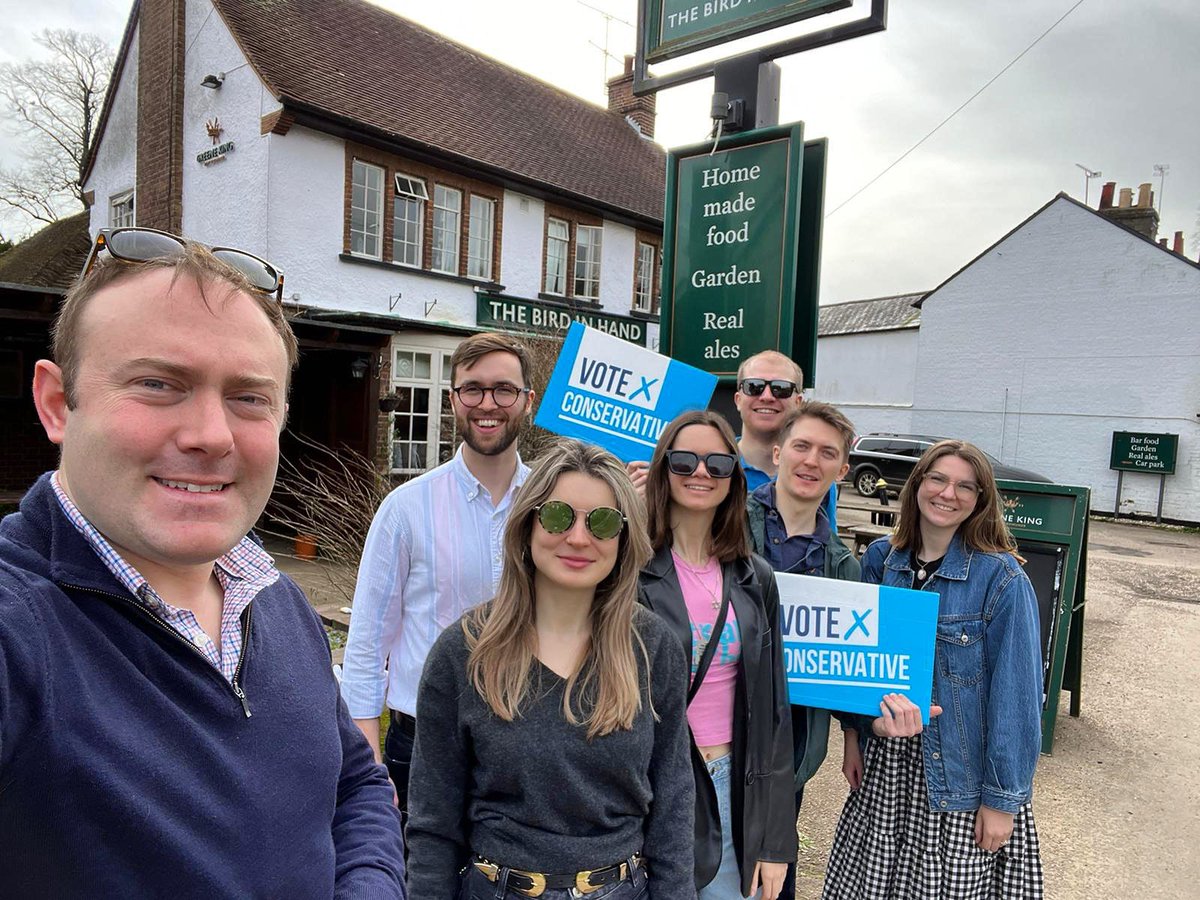 Great day out with the @NextGenTories to support @BimAfolami. Some of the team out today in beautiful Gosmore. Thanks for having us @HitchinCA. Lots of support for Bim. 📸: @Blake_MidBeds, @JamesRCowling, @NBC789, @RubySampson18, @Hrushworth, @lukerobertblack