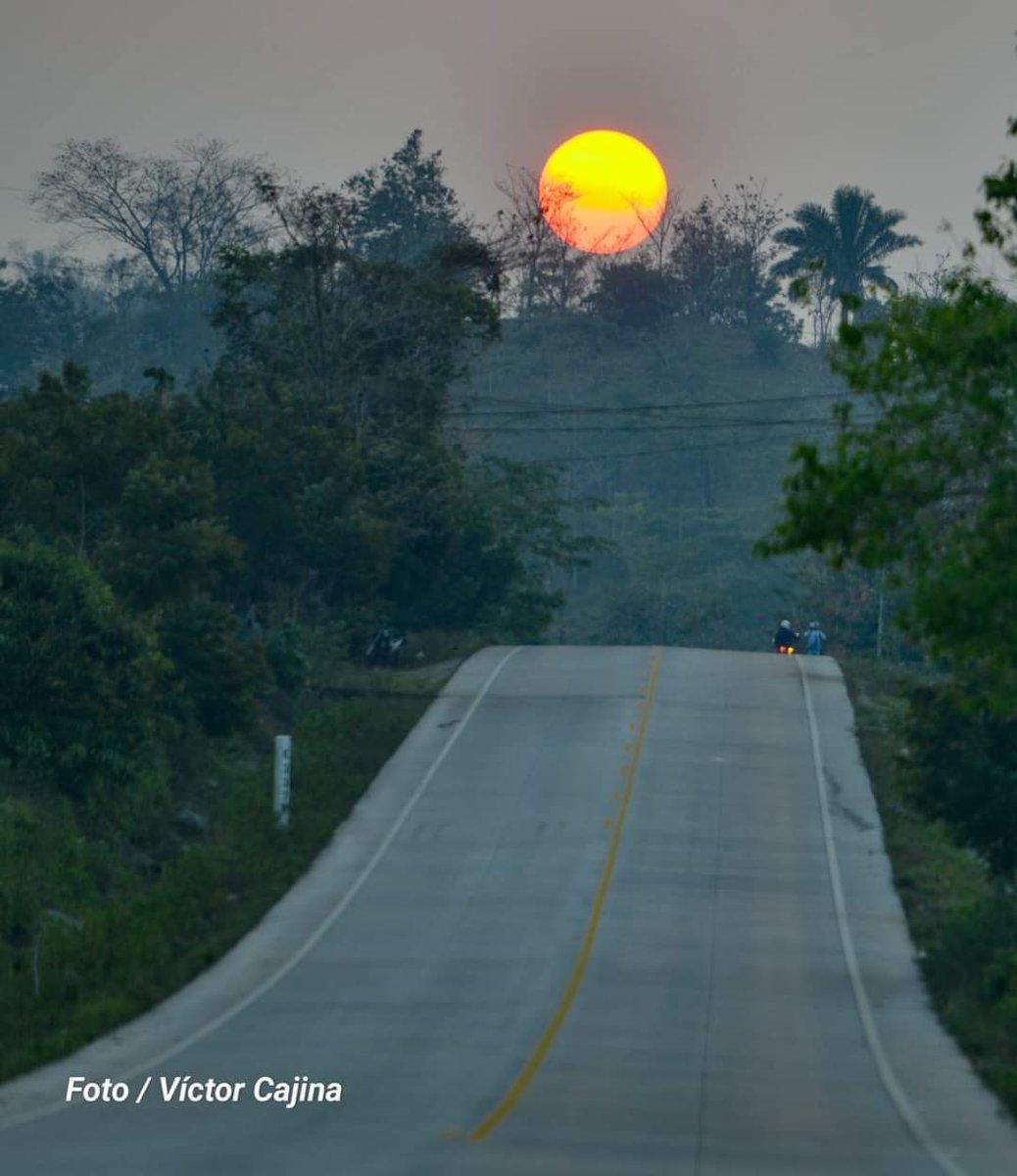 Hablemos de Nicaragua: gobierno sandinista inauguró nueva carretera Rosita-Siuna la que es de concreto hidráulico. Antes eran caminos de barro, pegaderos perennes y no podían transitar carros livianos. Espero críticas de los afines a gobiernos ineptos. #4519LaPatriaLaRevolución