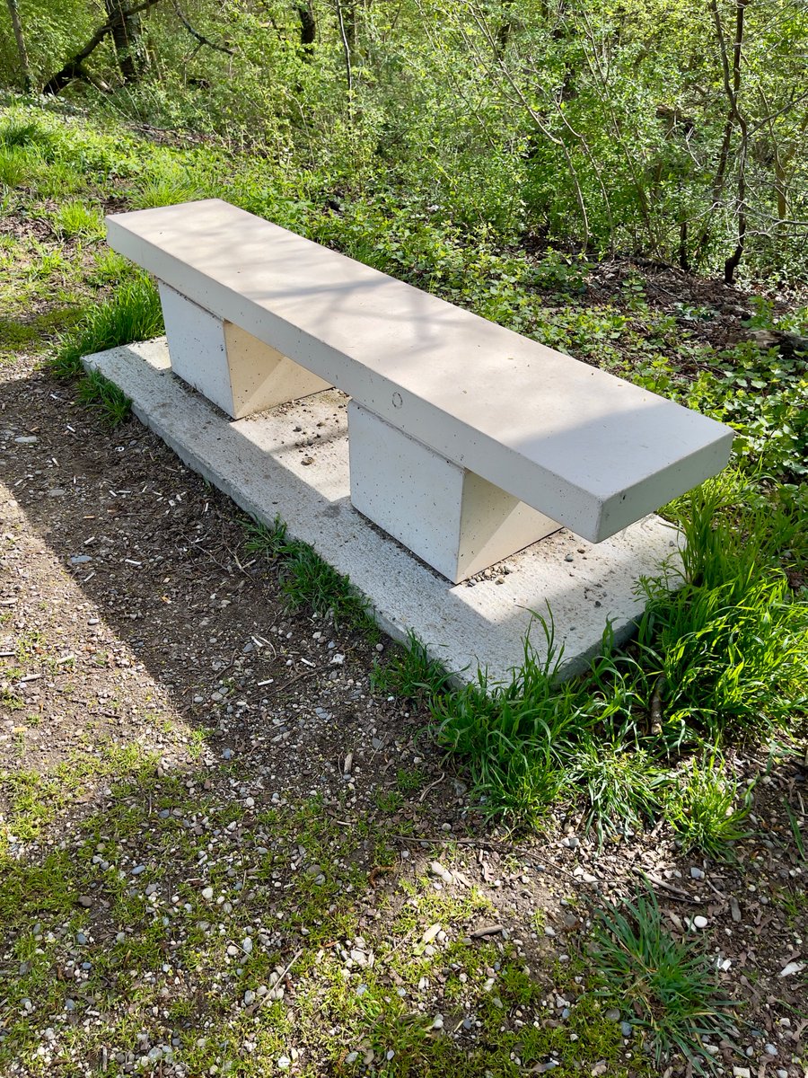 HennyJolzer's tweet photo. Henny Jolzer: Bench (Untitled, No Words), 2024. https://t.co/wL6jQi3v8C