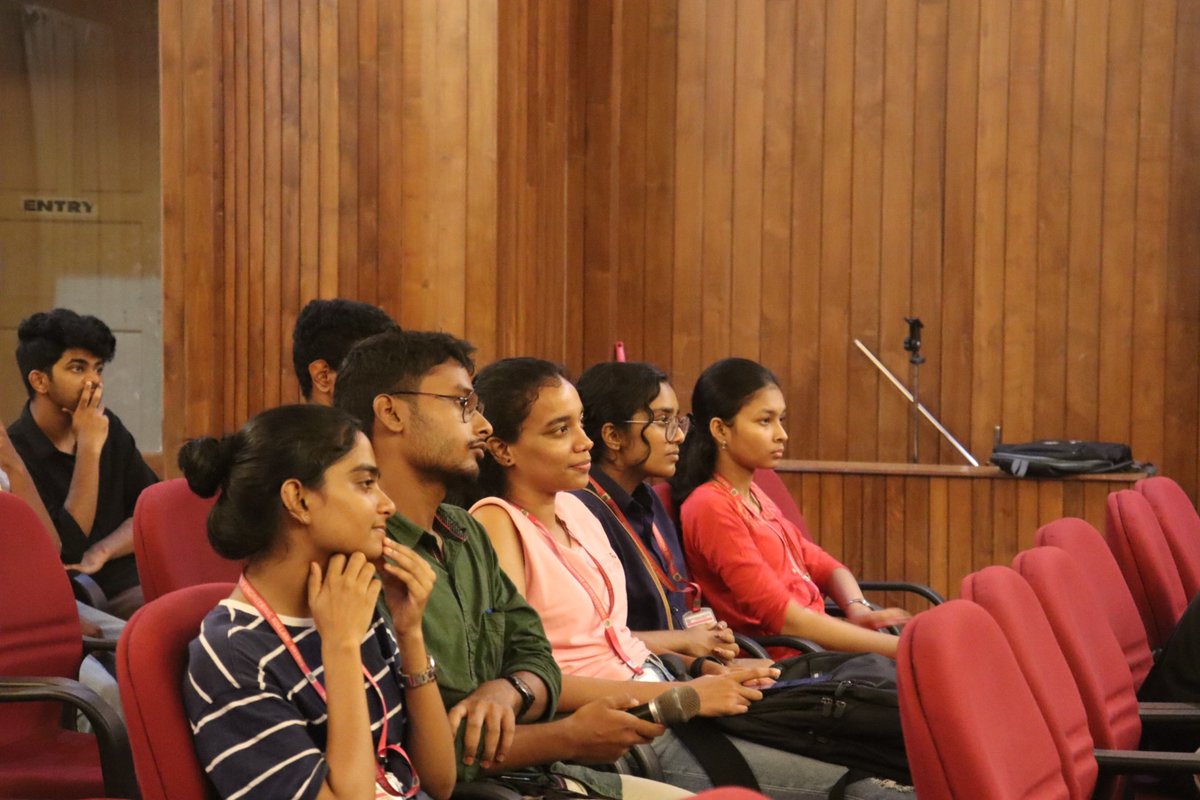 jijojohny tweet media