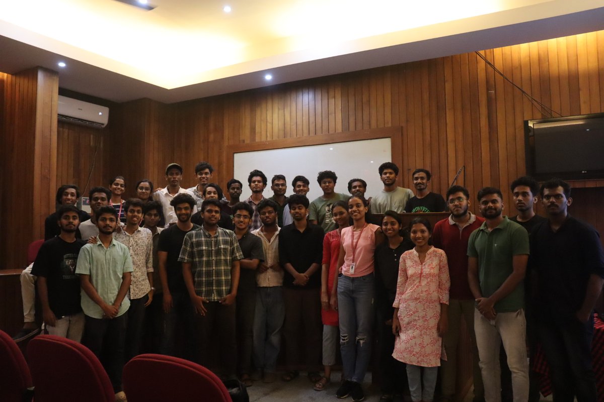 jijojohny tweet media