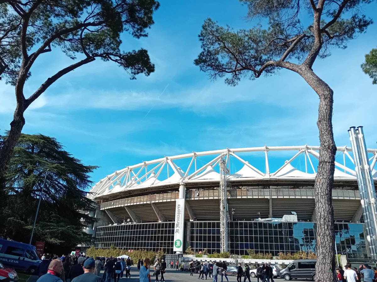 Beauty of a day for Rome Derby #3 of 23/24 All change for this one though, as De Rossi and Tudor face off in their first derbies as coaches. Lazio need pts to have any hope of catching up, Roma hoping DDR can end a run of 4 derbies without a win or a goal. Buckle up!
