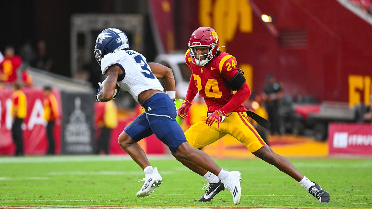 My USC Spring Game target: 🗡️ SOPH Safety Christian Pierce The ceiling for Pierce is an All-American type year ESPECIALLY in Lynn’s defense. The safety room is deep this year but I expect Pierce to make an impact when his # is called 🔥 #FightOn ✌🏿 @Doug_Belk @christianpierce