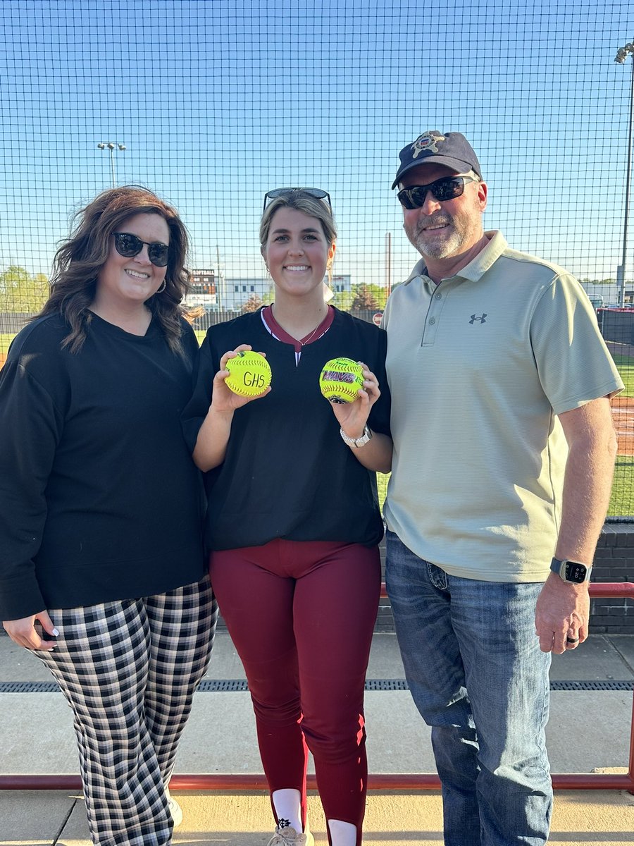 SamanthaDodds_'s tweet photo. Hit a grand slam yesterday against Tupelo! Loving this season!! @GHSMAVSsoftball @GHSMavericks @BriannaDollar @jwoodcoach @Jwalk03er @SMWCsb @SMWCAthletics https://t.co/7usUTW1GKC