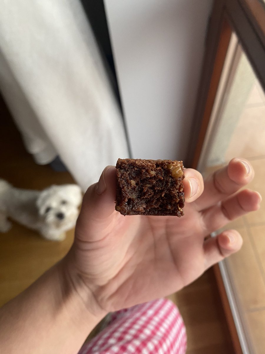 К 30 годам я научилась готовить брауни просто божественно, могу смешать все за 5 минут с закрытыми глазами. 😋