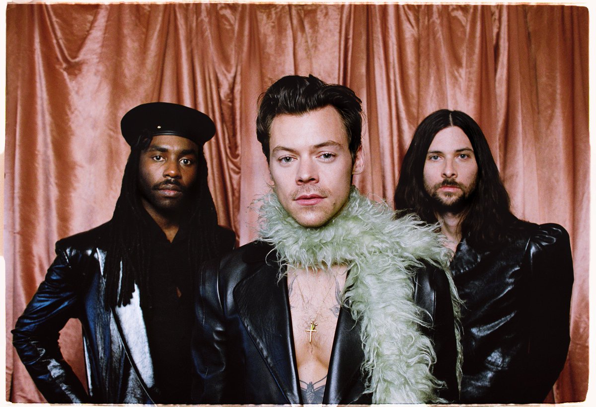 harry styles (@hs7405474) on Twitter photo 