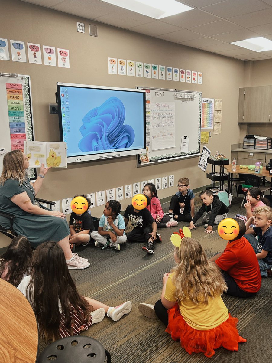 We got to have a guest reader yesterday! Thank you @CoachHiblerELA for coming to read to us! We are learning about chicks in science so the students loved hearing the story “More Than Fluff”🐣 @CimarronElem